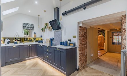 3 Bed in Brixham 2