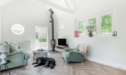 2 Bed in Kemble 1