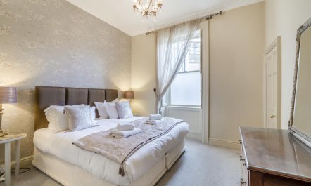 1 Bed in Bath 3