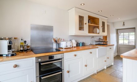 6 Bed in Llanwern 6