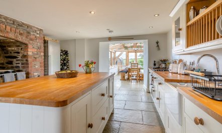 6 Bed in Llanwern 3