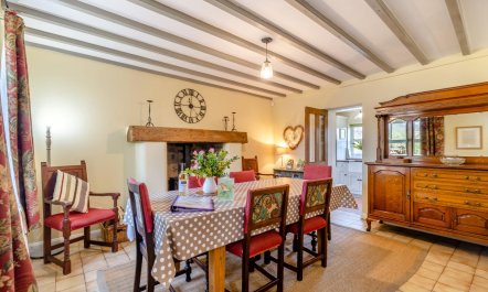 4 Bed in Onecote 4