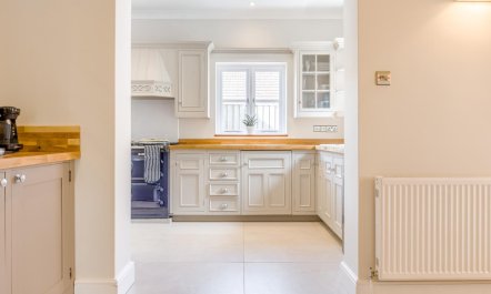 4 Bed in Holt 8