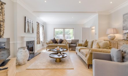 4 Bed in Holt 1