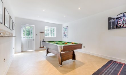 4 Bed in Holt 6