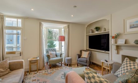 3 Bed in Lyme Regis 2