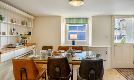 3 Bed in Lyme Regis 5