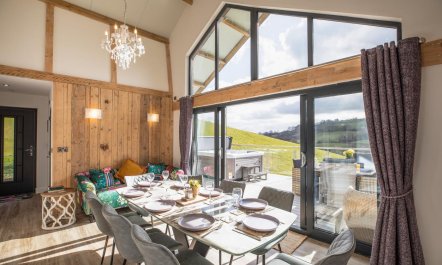 5 Bed in Berriew 4