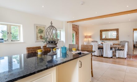 4 Bed in Doddington 7