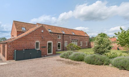 4 Bed in Doddington 5