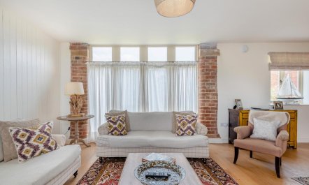 4 Bed in Doddington