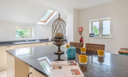 4 Bed in Doddington 9