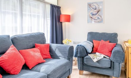 2 Bed in Mumbles 4