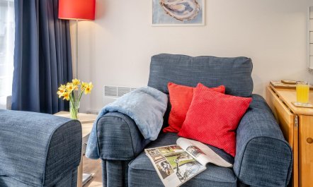2 Bed in Mumbles 7