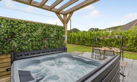 2 Bed in Steelend