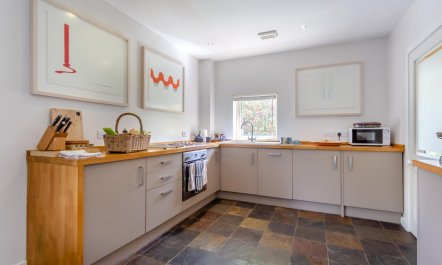 1 Bed in By Fort William 9