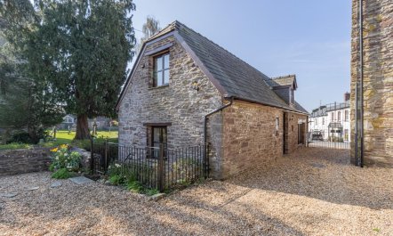 2 Bed in Llangorse