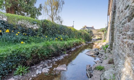 2 Bed in Llangorse 1