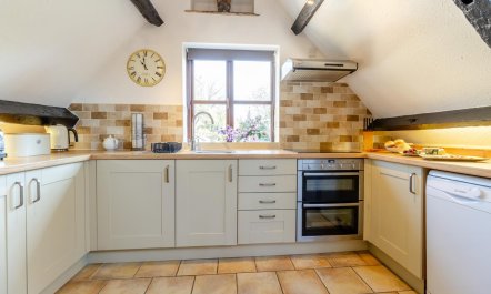 2 Bed in Llangorse 8