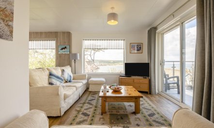 3 Bed in Swanage 2