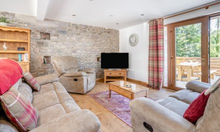 3 Bed in Llangadog 1