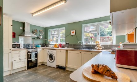 3 Bed in Ledbury 2