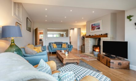 4 Bed in West Down 9