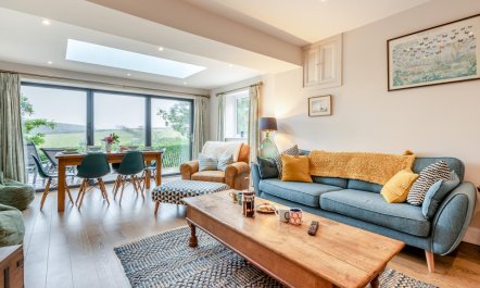 4 Bed in West Down 1