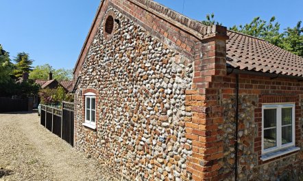 2 Bed in Holt 1