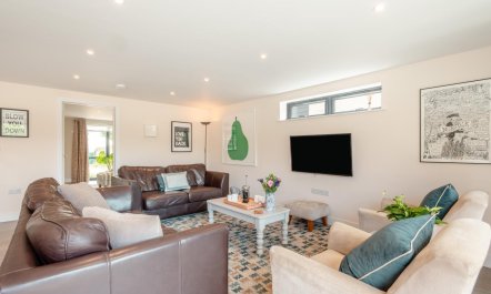 4 Bed in Holt 2