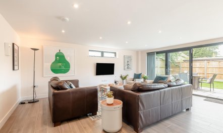 4 Bed in Holt 8