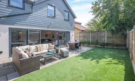 4 Bed in Holt 9