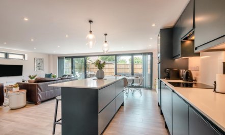 4 Bed in Holt 1