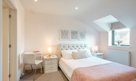 4 Bed in Holt 5