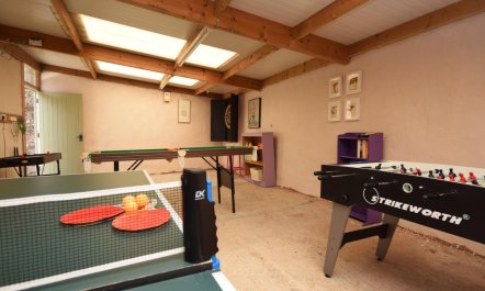 4 Bed in Twitchen 3
