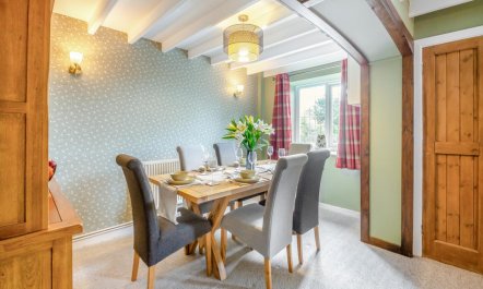 3 Bed in Llanbedr-y-Cennin 8