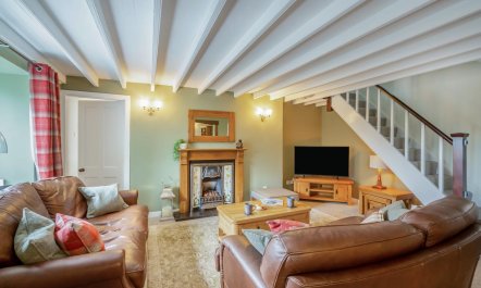3 Bed in Llanbedr-y-Cennin 6