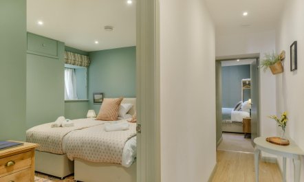 2 Bed in Ventnor 6