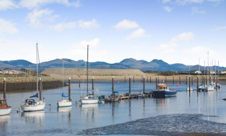 2 Bed in Pwllheli 1