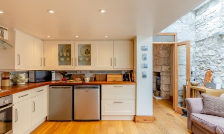 3 Bed in Portland 8