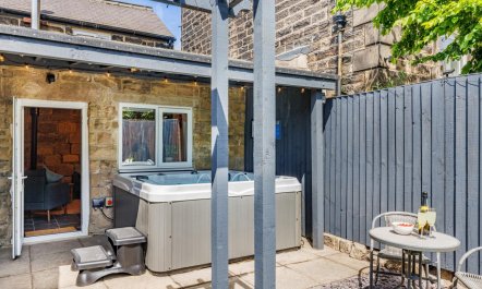 1 Bed in Darley Dale 9