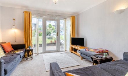 2 Bed in Mumbles 1