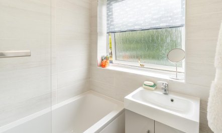 2 Bed in Mumbles 9