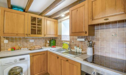 2 Bed in Llanbedrog 9