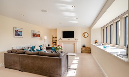 2 Bed in Windermere 4
