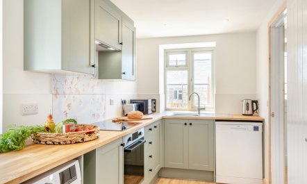 3 Bed in Ventnor 1