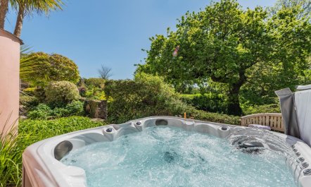 5 Bed in Westward Ho