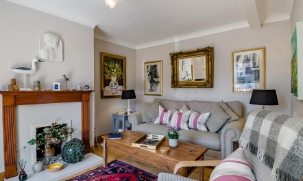 2 Bed in Holt 1