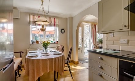 2 Bed in Holt 5