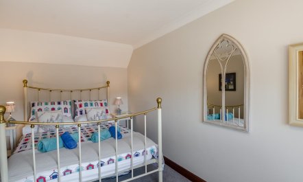 2 Bed in Holt 9